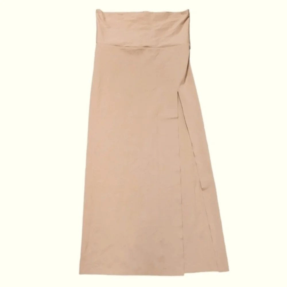 SKIMS SHAPING MAXI SKIRT SIENNA‎ L NEW